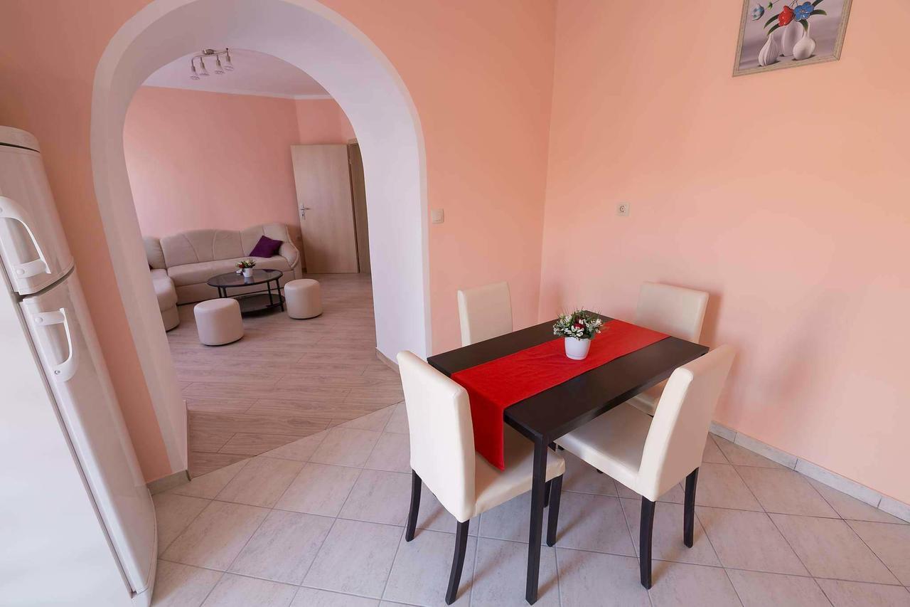 Apartmani Pod Nehajem 塞尼 外观 照片